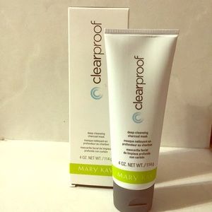 Deep-Cleansing Charcoal Mask